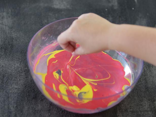 DIY: Készíts káprázatos, márványos kaspókat!