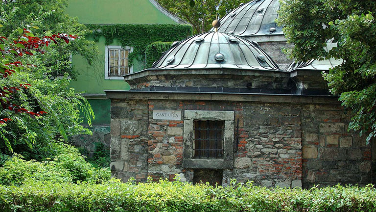 Nyugdíjas kedvezménnyel a Király fürdőbe