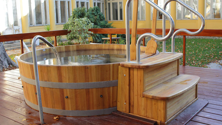 Nyugdíjas kedvezménnyel a Király fürdőbe