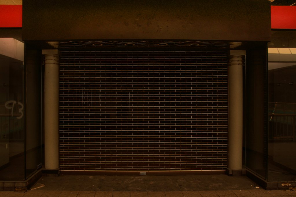 Hátborzongató képek egy elhagyatott bevásárlóközpontról