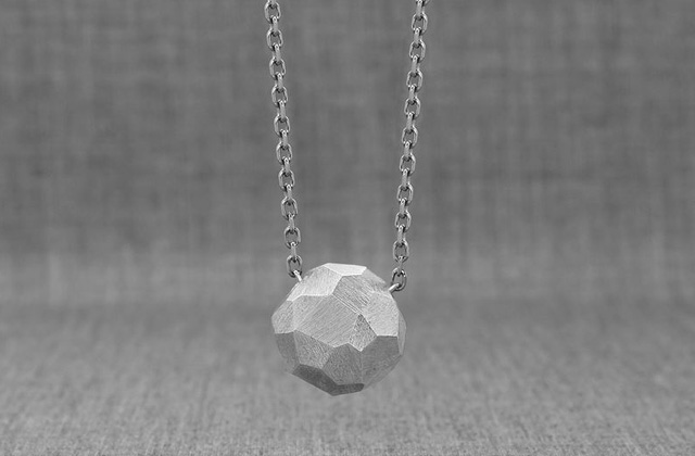 5 izgalmas ezüstékszer magyar tervezőktől