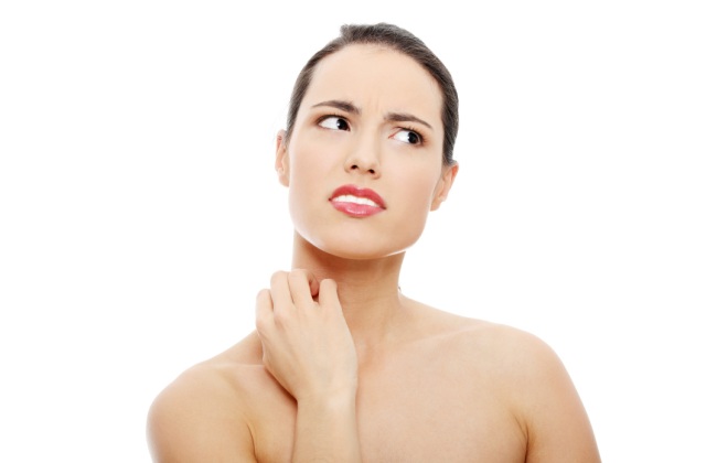 Folyton viszket és hámlik a bőröd? – Ezek az atópiás bőr tünetei Folyton viszket és hámlik a bőröd? – Ezek az atópiás bőr tünetei