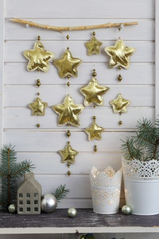 Készíts aranyló textilcsillagokat!