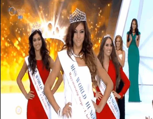 Katona Gitta 10 hónapja szült, most mutatja a hasát Katona Gitta 10 hónapja szült, most mutatja a hasát