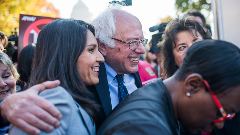 Itt még Bernie Sanders mellett kampányolt