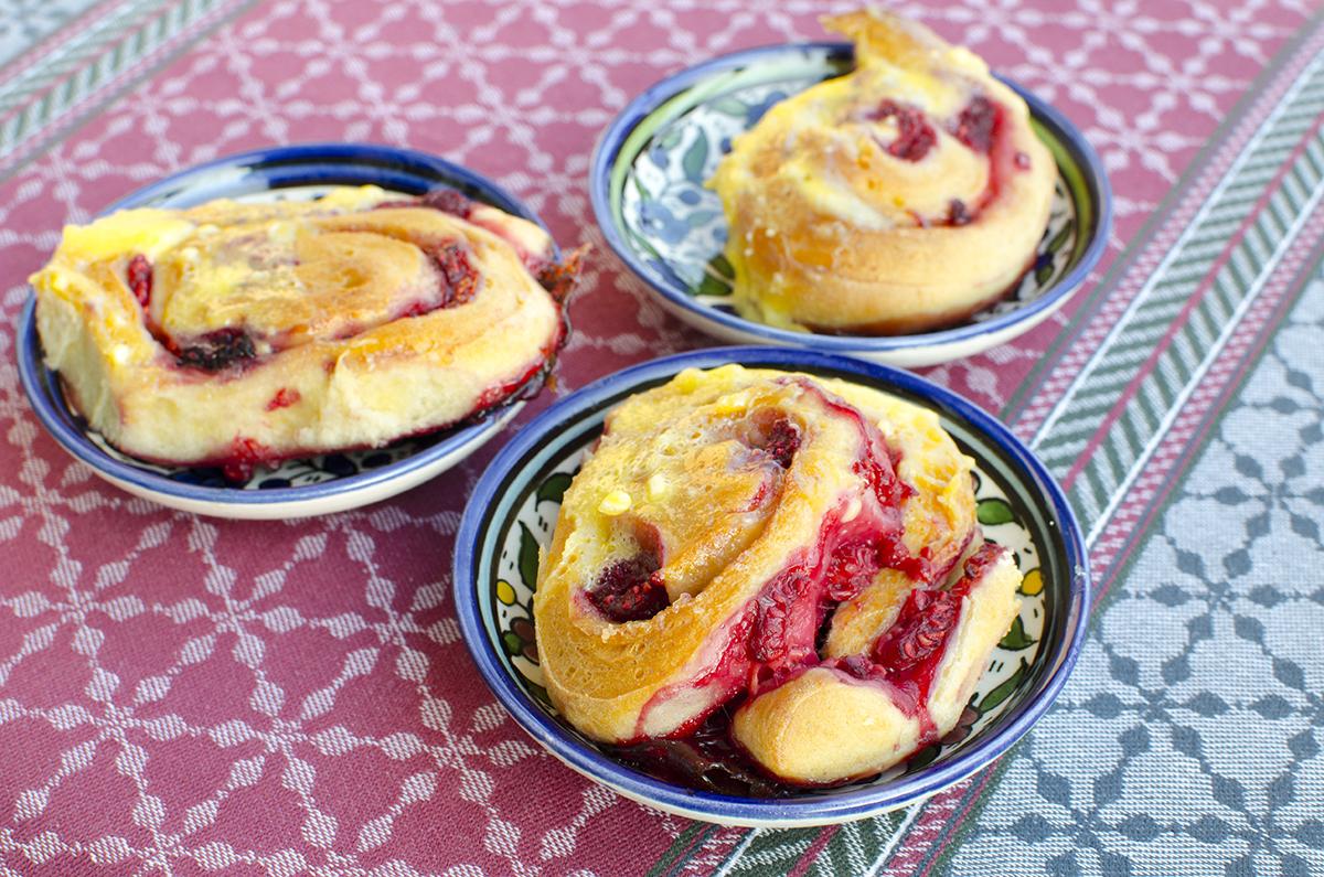 Nyári íz a karácsonyi sütiben: tojáslikőrös málnás tekercs Nyári íz a karácsonyi sütiben: tojáslikőrös málnás tekercs