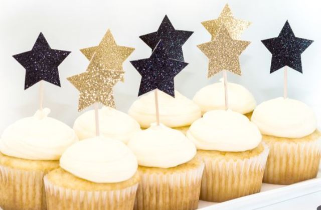 Készíts magad muffinos szilveszteri dekorációt