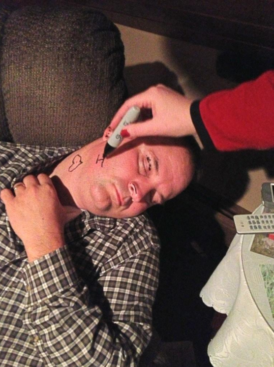 Ezeknek az apukáknak tutira nem ez a legjobb napjuk - vicces fotók Ezeknek az apukáknak tutira nem ez a legjobb napjuk - vicces fotók