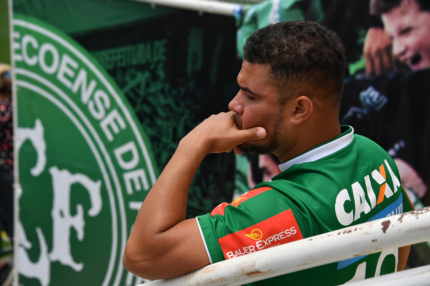 Így gyászolják a lezuhant gép brazil focistáit - megrendítő fotók Így gyászolják a lezuhant gép brazil focistáit - megrendítő fotók