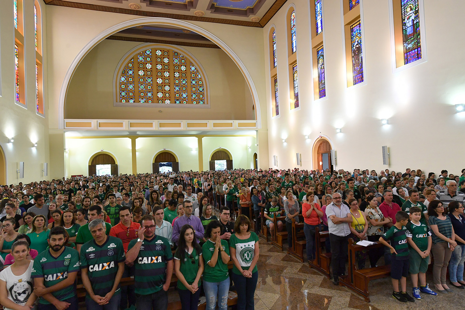 Így gyászolják a lezuhant gép brazil focistáit - megrendítő fotók Így gyászolják a lezuhant gép brazil focistáit - megrendítő fotók