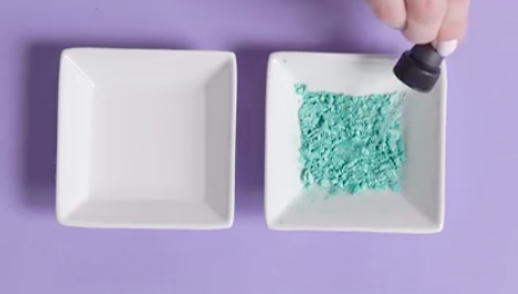 Így készíts szivárványos pirosítót saját kezűleg