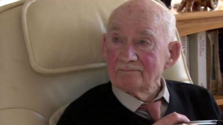 Újsághirdetésben keresett állást a 89 éves bácsi, mert unatkozott