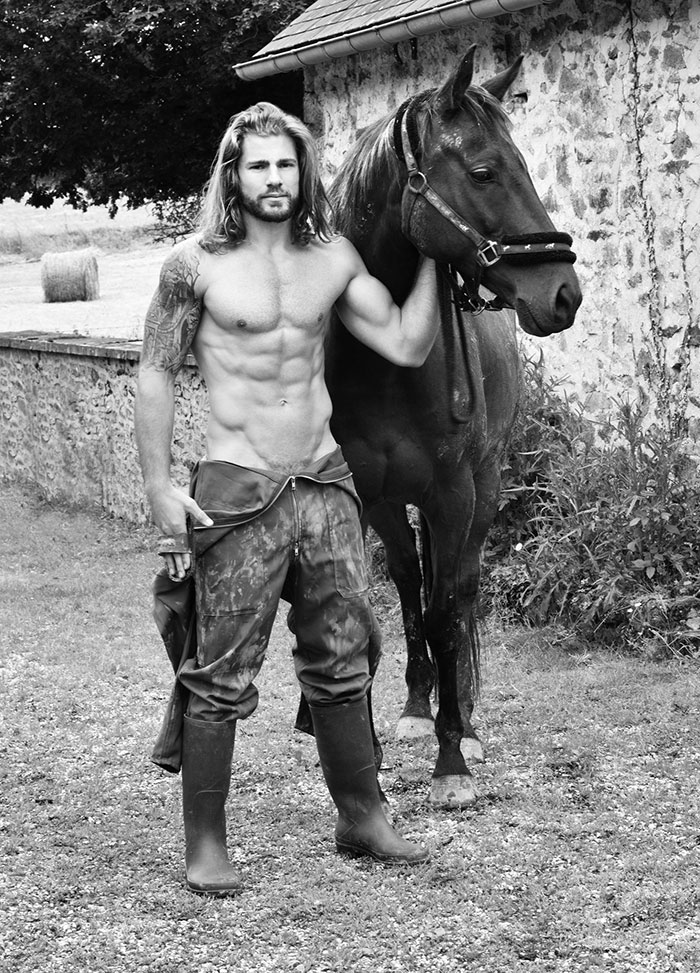 Izmos farmerfiúkkal van tele ez a 2017-es naptár Izmos farmerfiúkkal van tele ez a 2017-es naptár