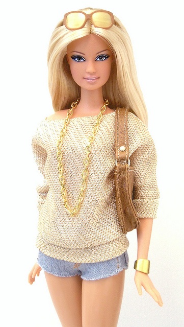 Az eredeti baba miatt a gyártó céget sok kritika érte az elmúlt években