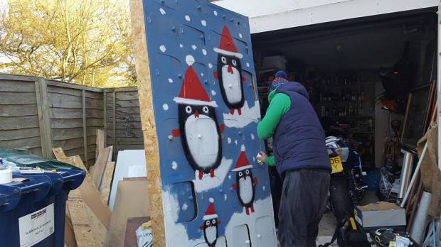 Hatalmas adventi kalnderáiumot csinált feleségének - fotók Hatalmas adventi kalnderáiumot csinált feleségének - fotók