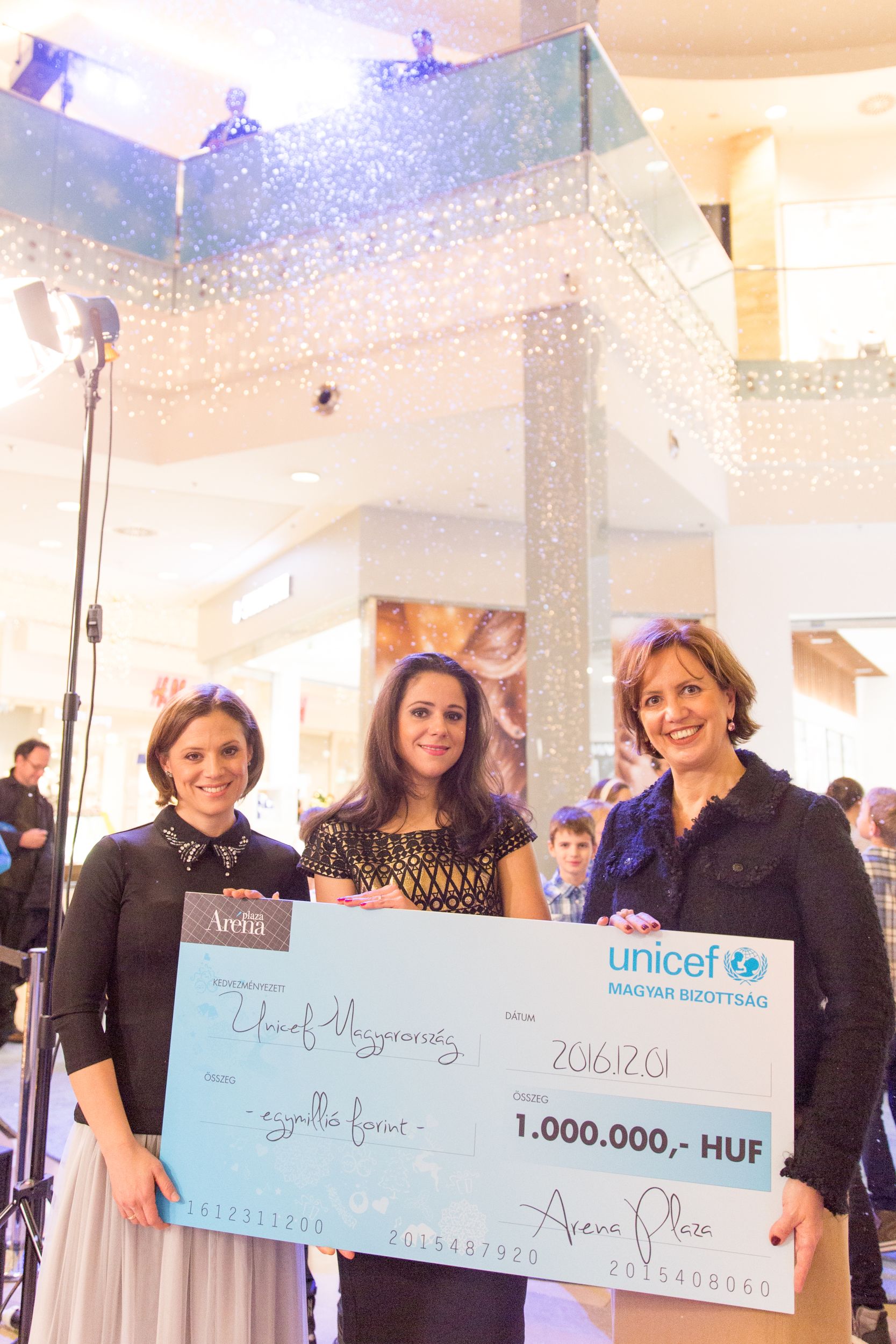 Csengettyűkkel a gyermekekért (X) Csengettyűkkel a gyermekekért (X)