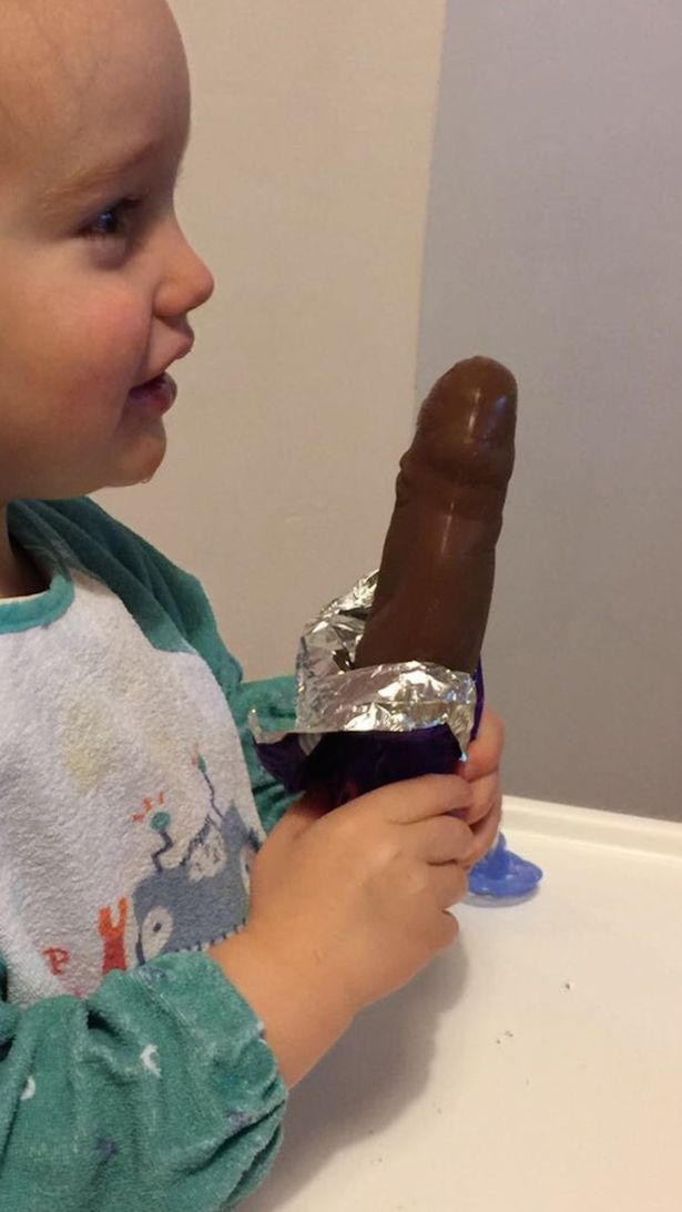 A felháborodott apuka szerint péniszre hajaz a csokimikulás