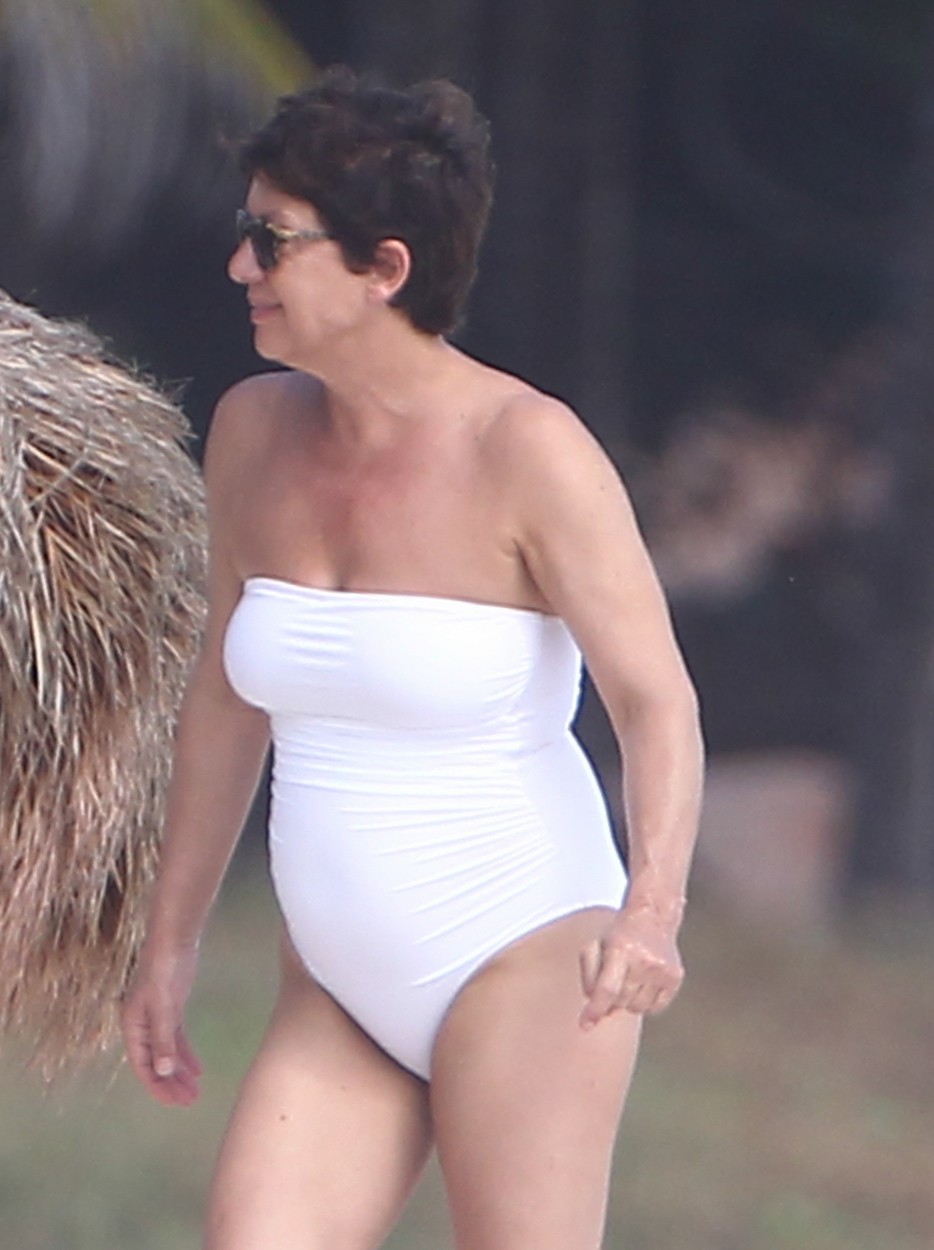 Ilyen, amikor a 80 éves Robert Redford fecskében strandol