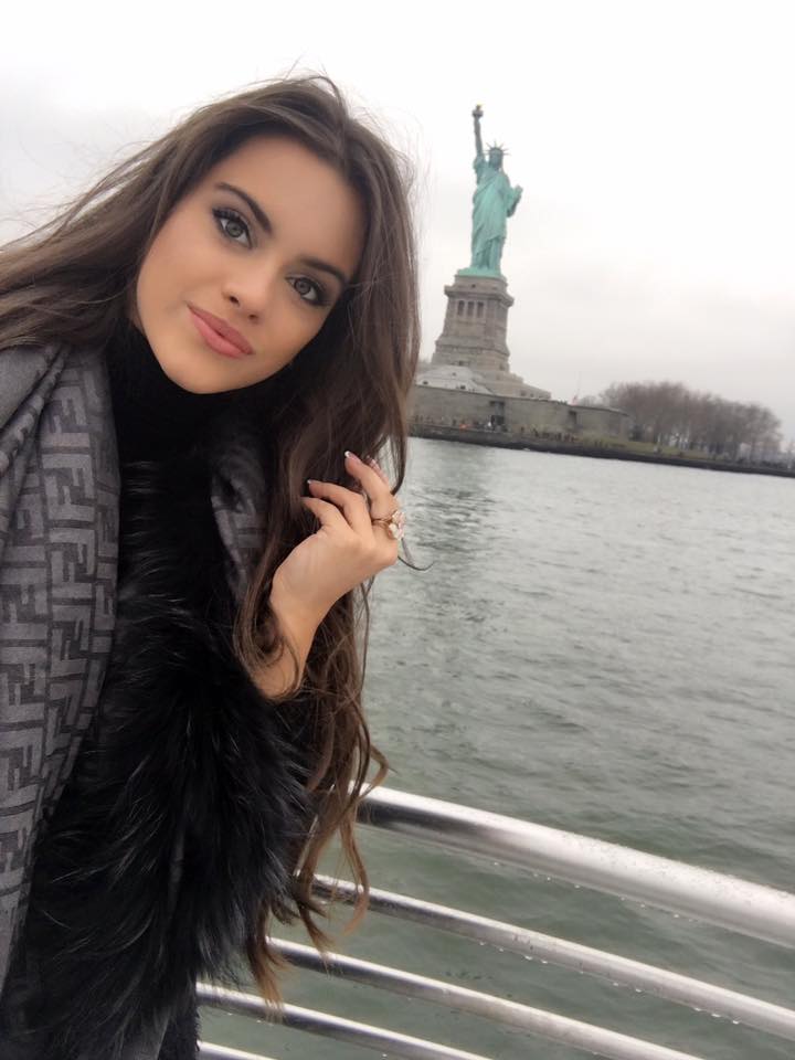 Egyre nőnek a magyar szépségkirálynő, Gelencsér Tímea esélyei a Miss World versenyen