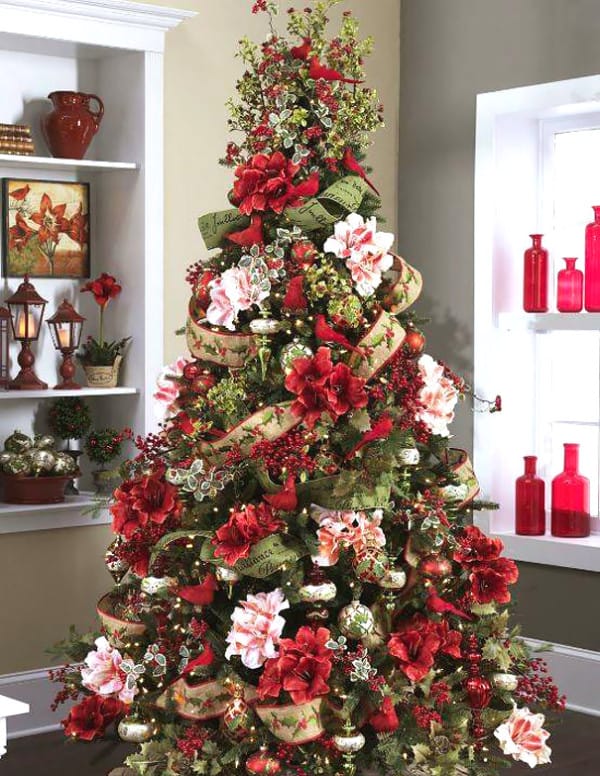 Ilyen, ha egy virágkötő díszíti a karácsonyfát - csodás inspirációk