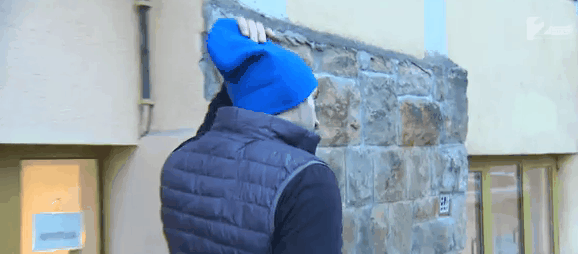 Na, tetszik Pintér Tibor fekete haja? 