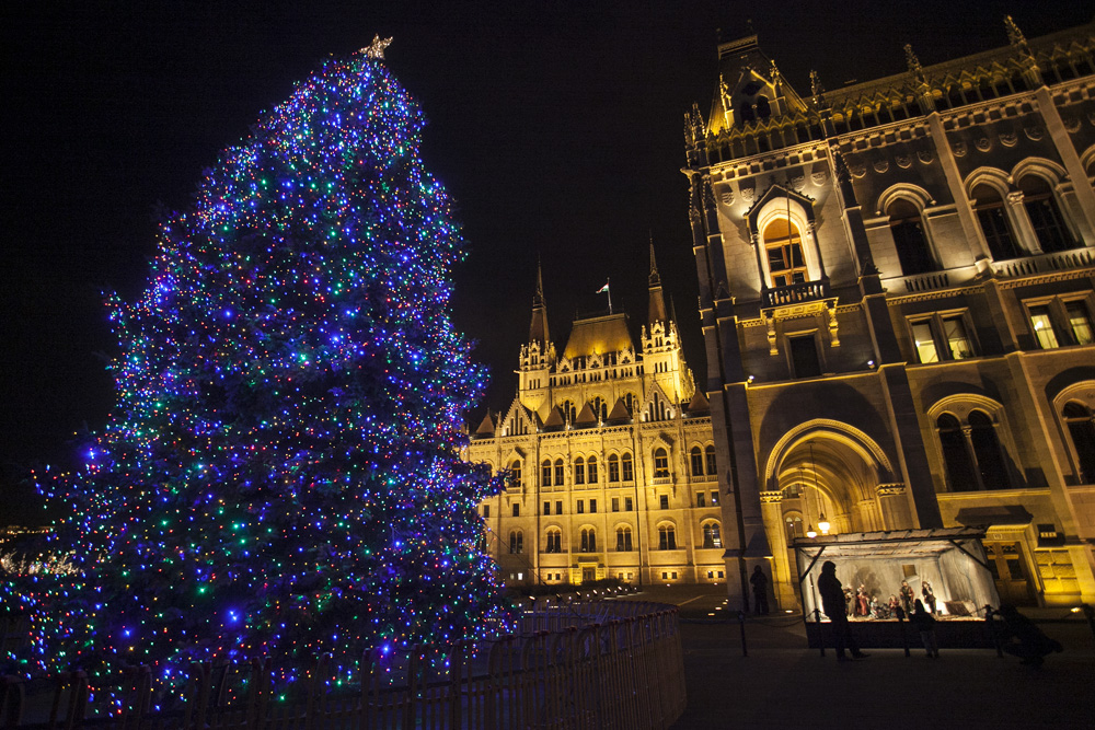 Sosem volt ragyogóbb Budapest mint most! - fotók