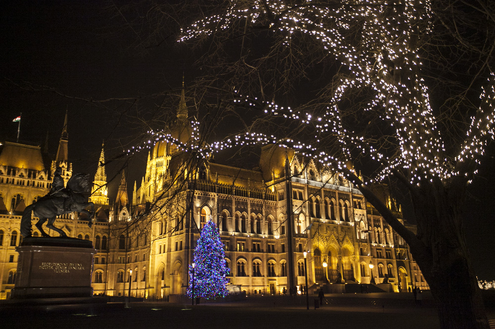 Sosem volt ragyogóbb Budapest mint most! - fotók