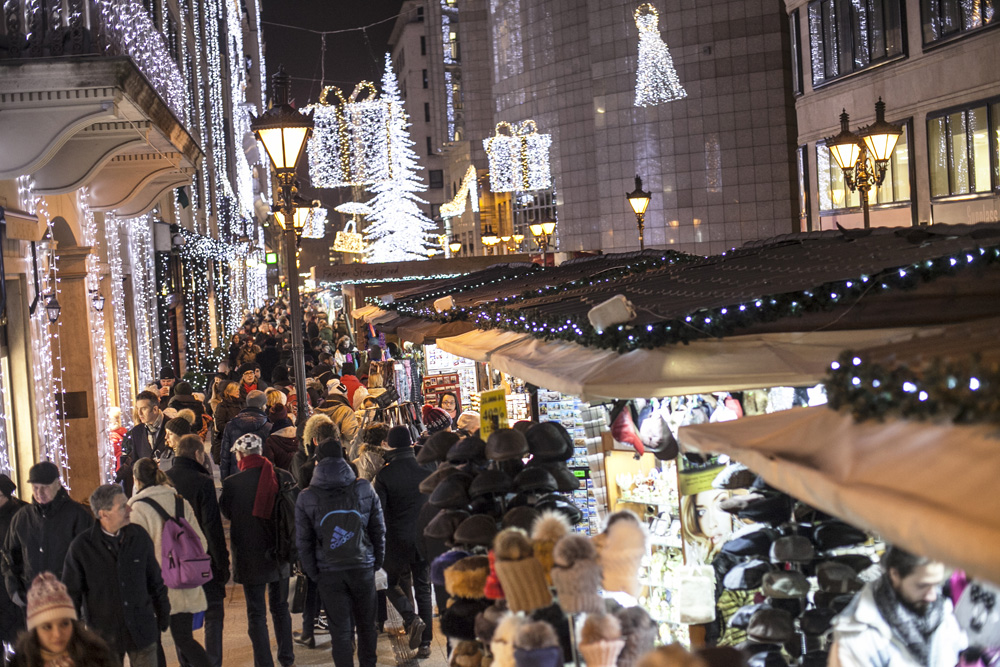 Sosem volt ragyogóbb Budapest mint most! - fotók