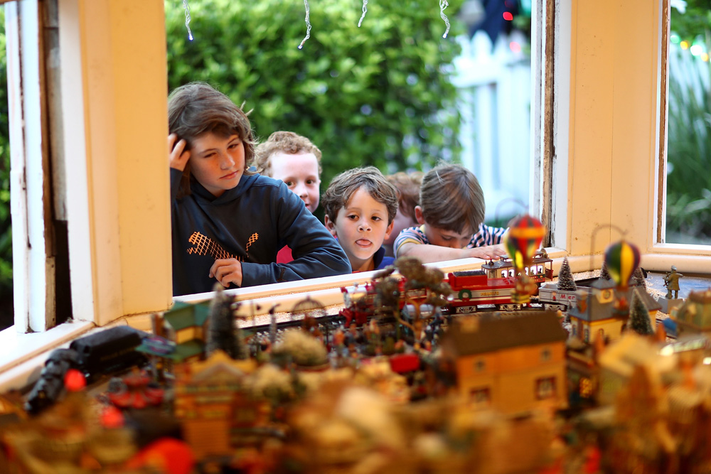 Franklin Road, a hely ahol a szomszédok sportot űznek a karácsonyi dekorációból Franklin Road, a hely ahol a szomszédok sportot űznek a karácsonyi dekorációból