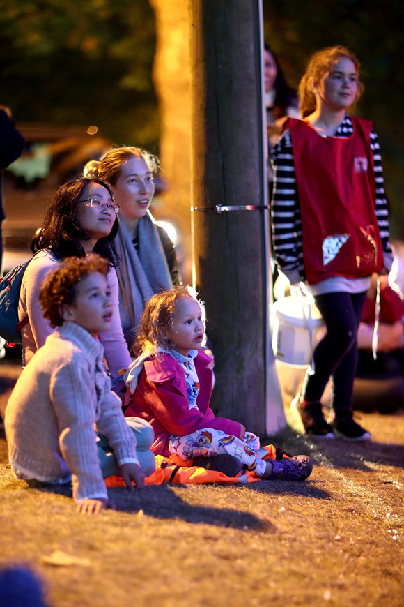 Franklin Road, a hely ahol a szomszédok sportot űznek a karácsonyi dekorációból Franklin Road, a hely ahol a szomszédok sportot űznek a karácsonyi dekorációból