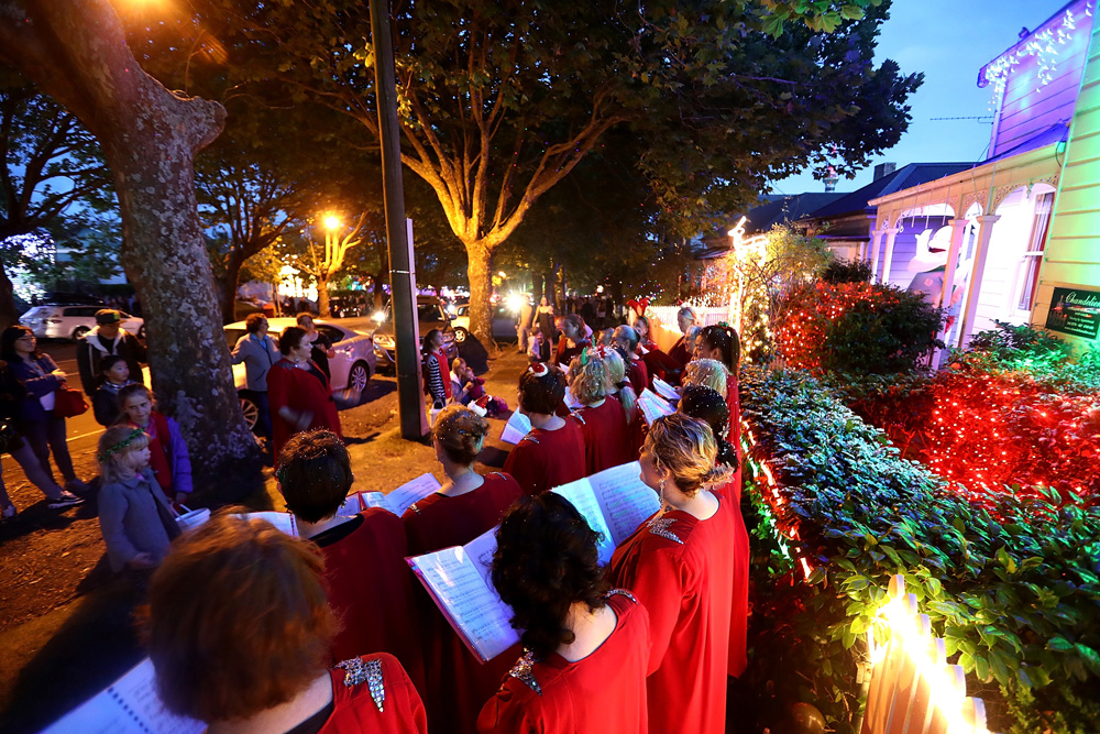 Franklin Road, a hely ahol a szomszédok sportot űznek a karácsonyi dekorációból Franklin Road, a hely ahol a szomszédok sportot űznek a karácsonyi dekorációból