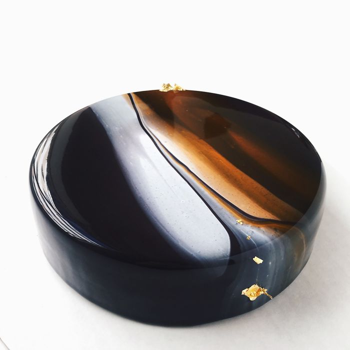 Hipnotikusak ezek a csodaszép, üvegszerű torták