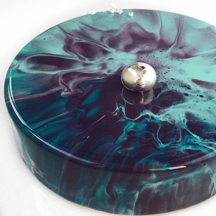 Hipnotikusak ezek a csodaszép, üvegszerű torták