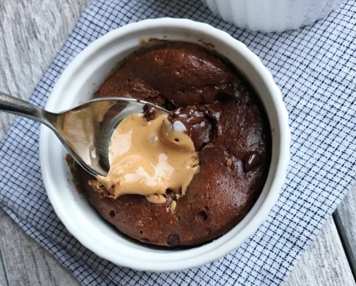 Egészséges, csokis-mogyoróvajas browniek a mikróból Egészséges, csokis-mogyoróvajas browniek a mikróból