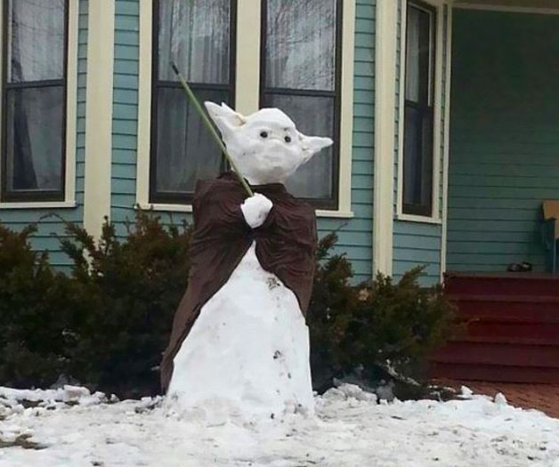 A jegesmedvétől Yodáig: bemutatjuk a világ legkreatívabb hóembereit A jegesmedvétől Yodáig: bemutatjuk a világ legkreatívabb hóembereit