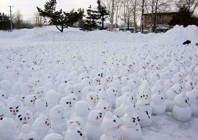 A jegesmedvétől Yodáig: bemutatjuk a világ legkreatívabb hóembereit A jegesmedvétől Yodáig: bemutatjuk a világ legkreatívabb hóembereit