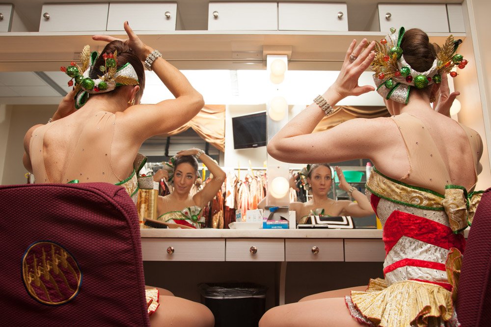 Gyönyörű karácsonyi frizura-inspiráció egyenesen jégkorcsolyázóktól