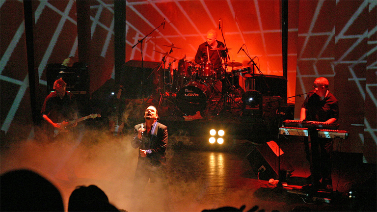 A mikrofonnál Marian Gold (Fotó: Wikipedia)