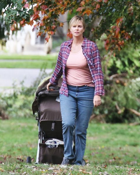 Charlize Theron a Tully c. filmben (Fotó: Profimedia)