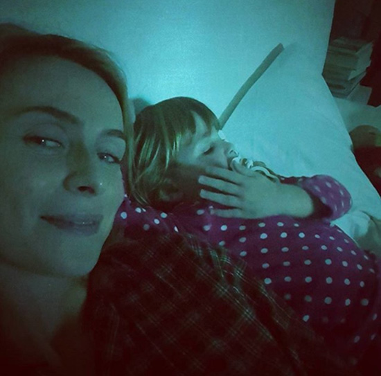 Szűnj meg létezni – 9 parancsolat facebookozáshoz friss anyáknak Szűnj meg létezni – 9 parancsolat facebookozáshoz friss anyáknak