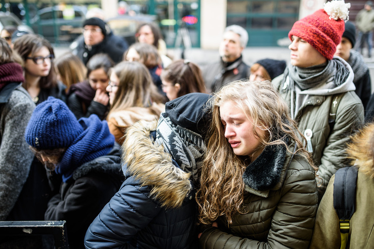 Veronai buszbaleset: megrázó megemlékezés volt a gimnáziumnál