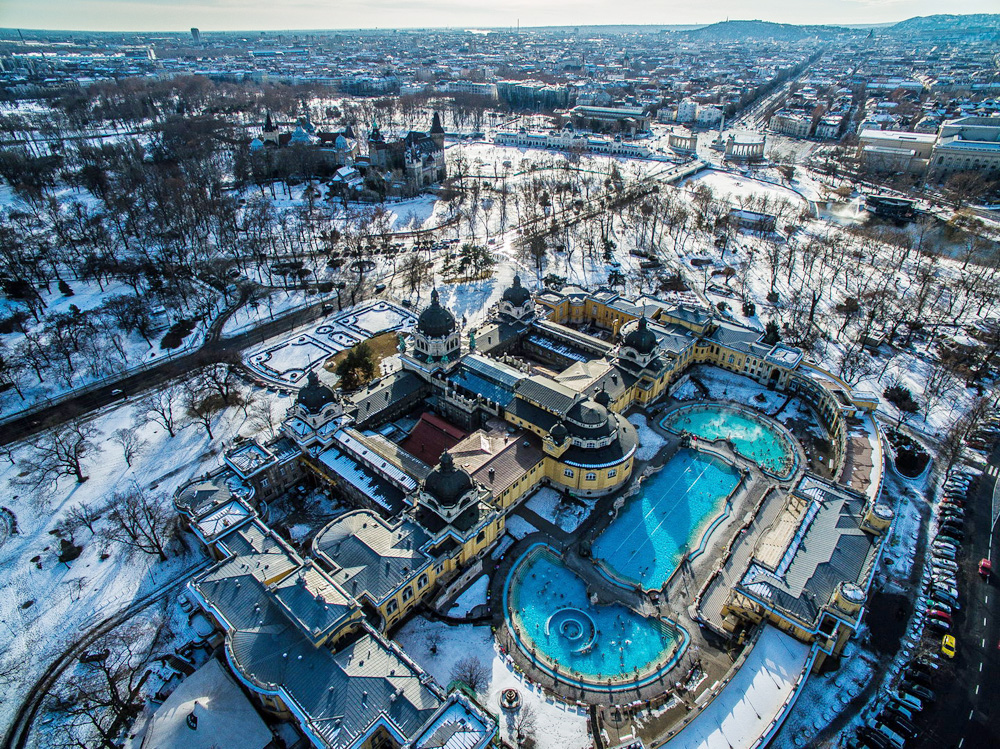 Látványos drónfotók a jégbe fagyott országról