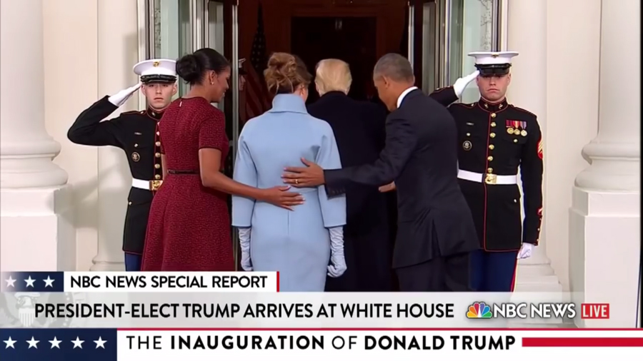 Ez is egy beszédes kép, mintha csak egy bántalmazó kapcsolat áldozatát támogatnák Obamáék