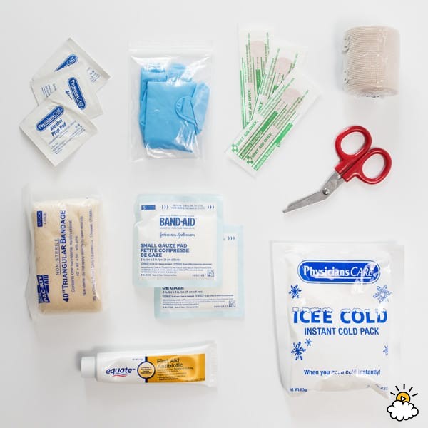 10 életmentő tárgy, amit mindig tarts a kocsidban