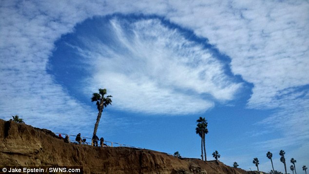 UFO-szerű felhő fenyegette Kaliforniát