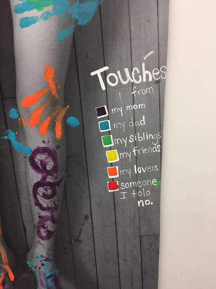 Sokkoló műalkotást készített a nemi erőszakról a 19 éves lány