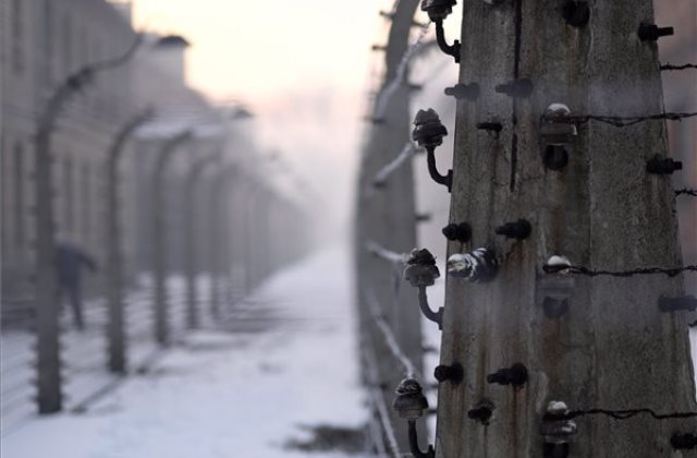 Szögesdrót az auschwitz-birkenaui haláltábor területén
