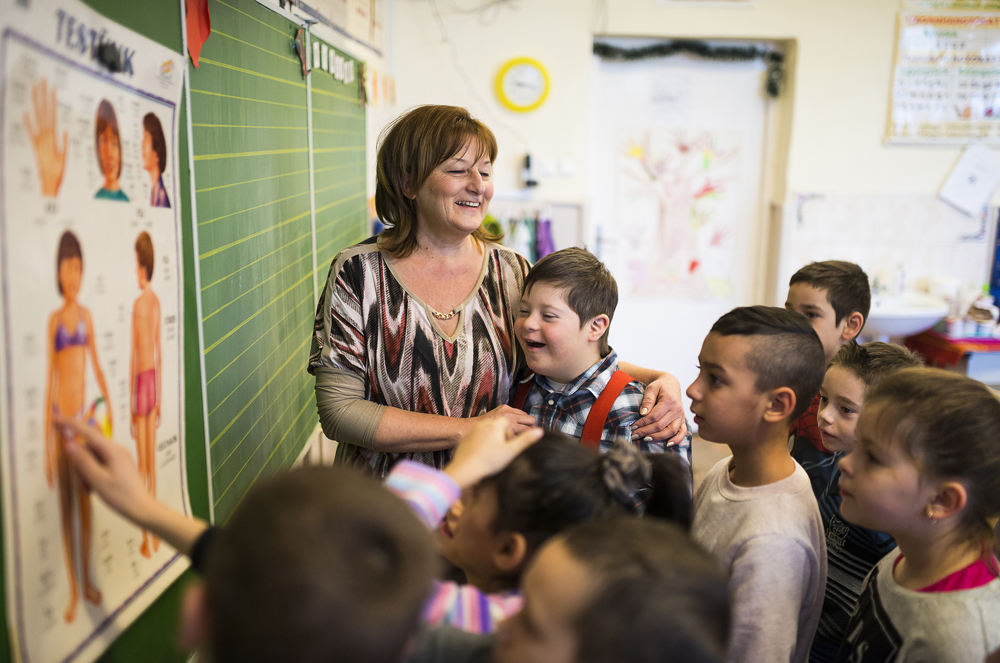 Balázs Attila (Szabadúszó / MTI): A maguk közé Down-kóros iskolásokat befogadó osztályközösség