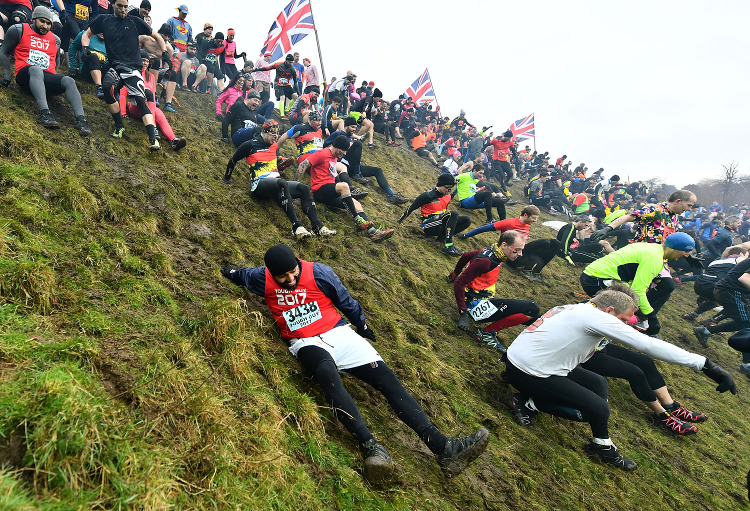 Férfiak viadala: ilyen, amikor több száz tökös férfi csap össze
