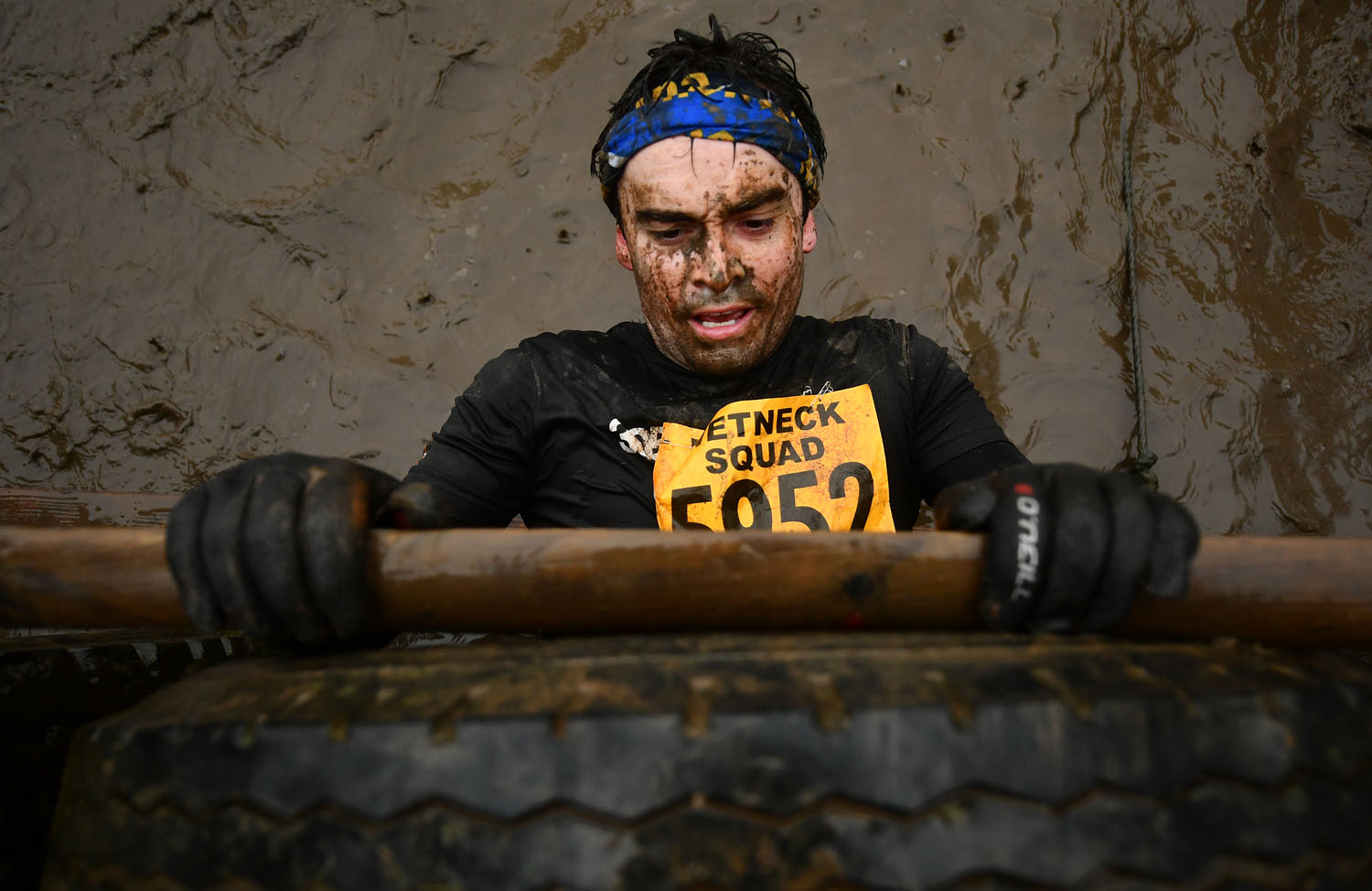 Férfiak viadala: ilyen, amikor több száz tökös férfi csap össze